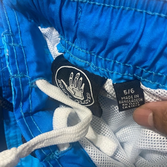 Boys Swim trunks Like New Size 5-6 - Picture 2 of 2